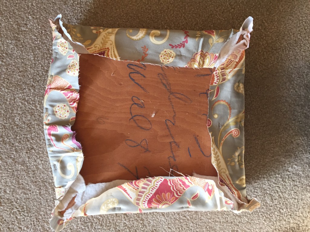 Reupholstering - Trim fabric corners